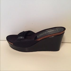 DONALD J PLINER Shoes Sandals Heels Wedge Classy